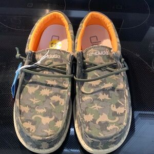 Kids camo dinosaur hey dudes